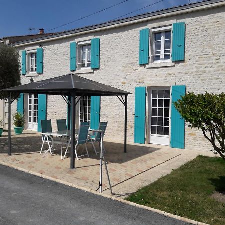 Le Logis De Lange Apt Les Aigrettes Saint-Hilaire-la-Palud Exteriör bild