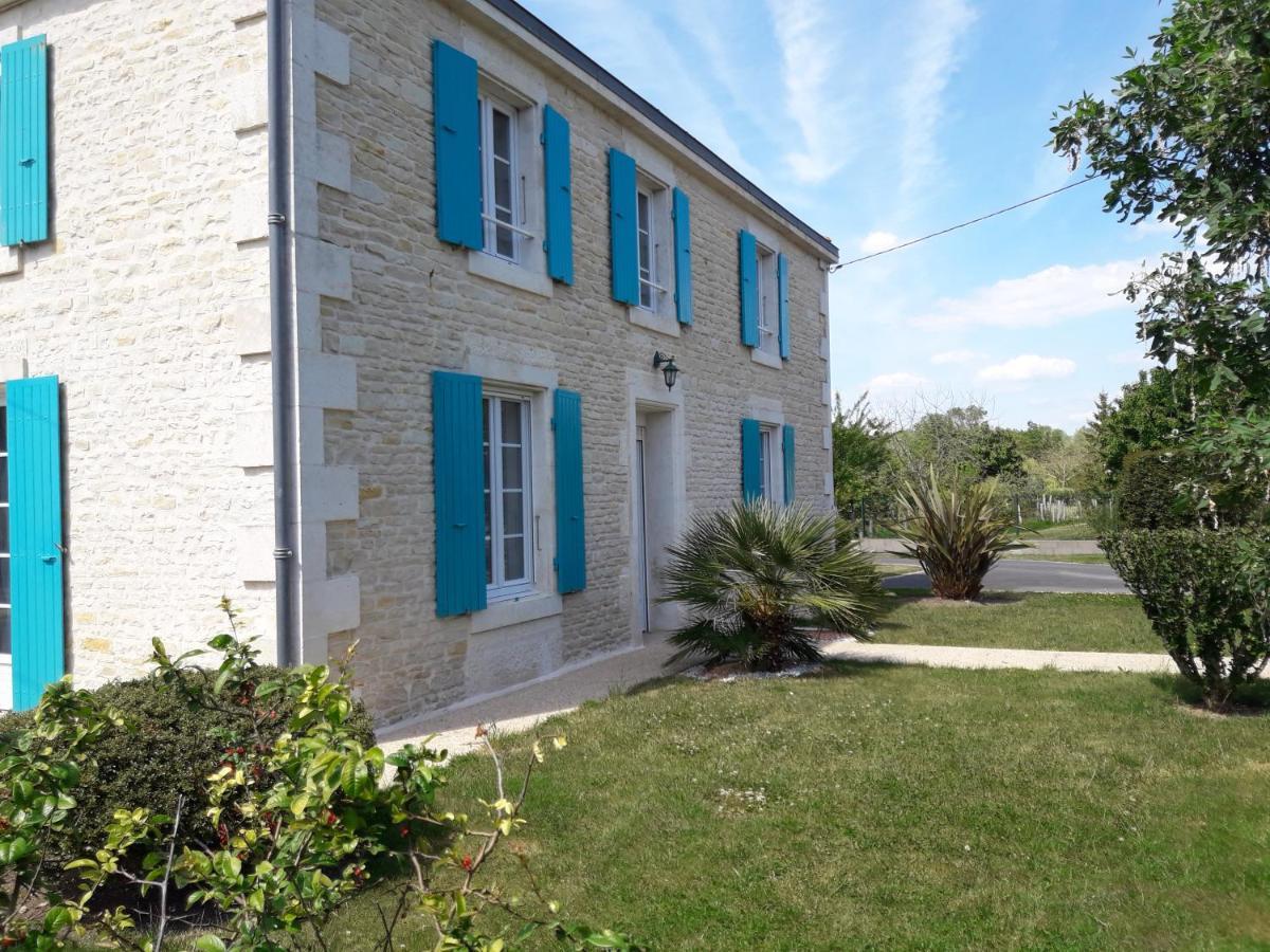 Le Logis De Lange Apt Les Aigrettes Saint-Hilaire-la-Palud Exteriör bild
